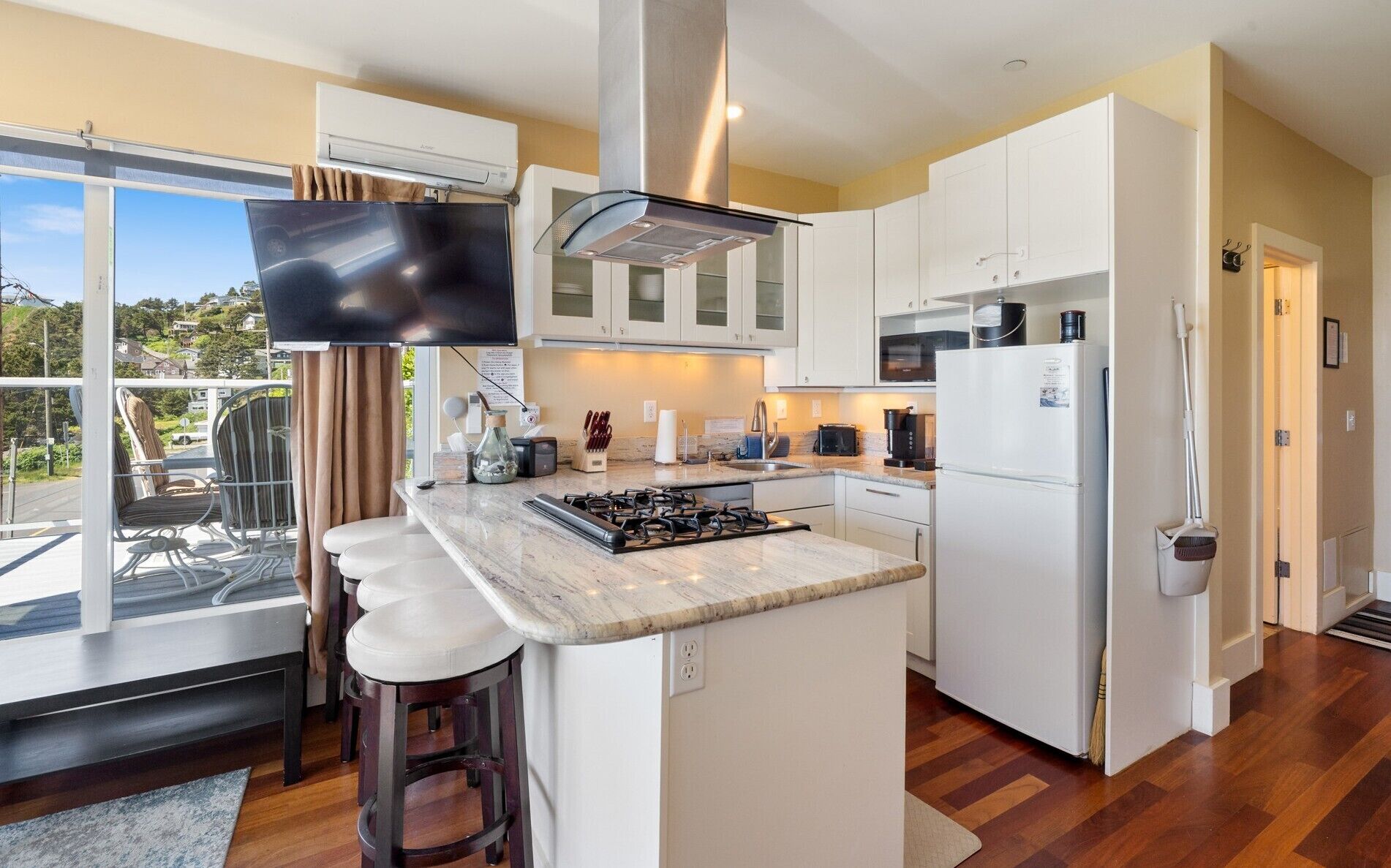 Deluxe-Suite, 2 Queen-Betten, Meerblick, Eckzimmer | Kostenloses WLAN