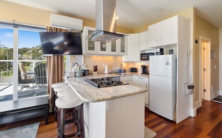 Deluxe Suite, 2 Queen Beds, Ocean View, Corner | Free WiFi