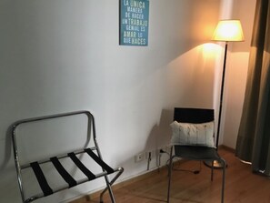 Apartamento design, 1 cama de casal | Comodidades do quarto