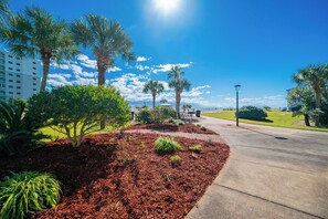 Property grounds - Gulf Shores PLANTATION WEST! 2 BR 2 BA ~ Great Rates! (Gulf Shores)
