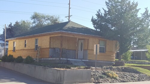 Stay at the Naughty Pine in beautiful Lava Hot Springs, blocks from downtown 