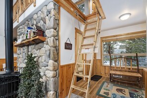 Interior - IMMACULATE MCCALL CABIN-Very Close to Downtown/Lake/Skiing - “The Cabin’s House” (McCall)