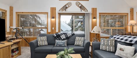 Smart-TV, peis, videospill og DVD-spiller