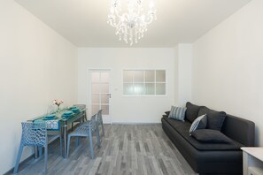 Premium bedding, individually decorated, individually furnished - Superior Suites & Apartments in the Heart of Prague (Prague)