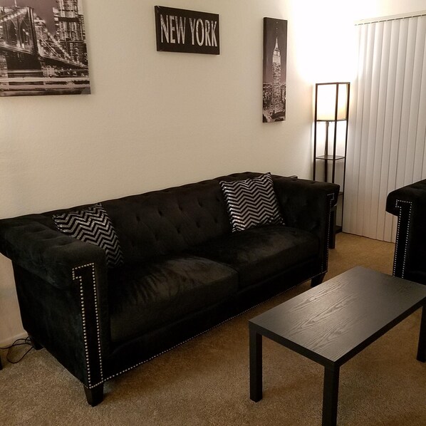 Televisio, Netflix, kirjoja, suoratoistopalvelut