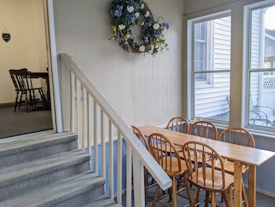 Downtown Baraboo Blu-Mae Marie Folk House