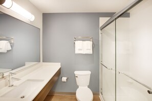 Chambre Standard, 1 grand lit, non-fumeur | Salle de bain