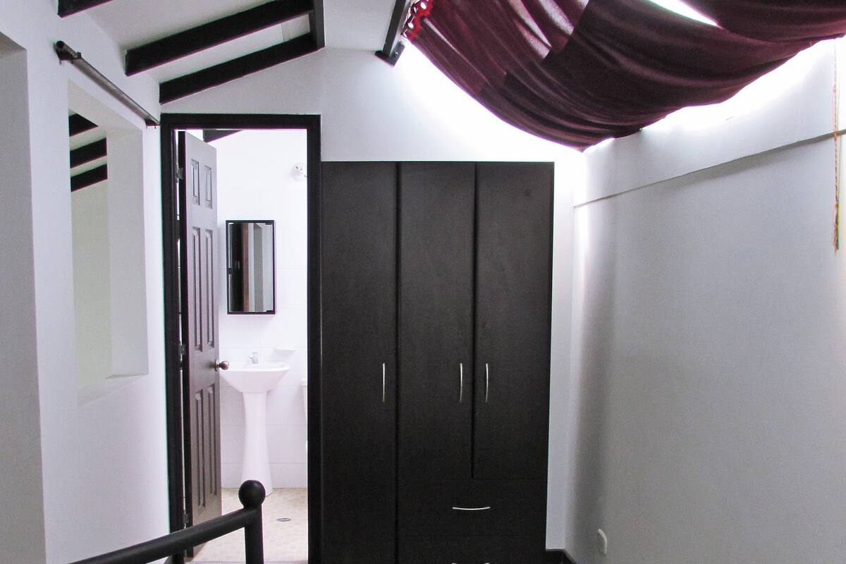 Departamento familiar, 3 habitaciones, cocineta | Escritorio, camas extra gratis y wifi gratis