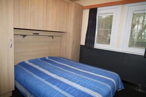 2 chambres, fer et planche à repasser, accès Internet