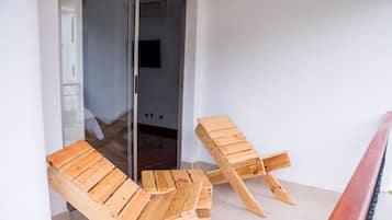 Deluxe Studio Suite, Hot Tub, Tower | Balcony