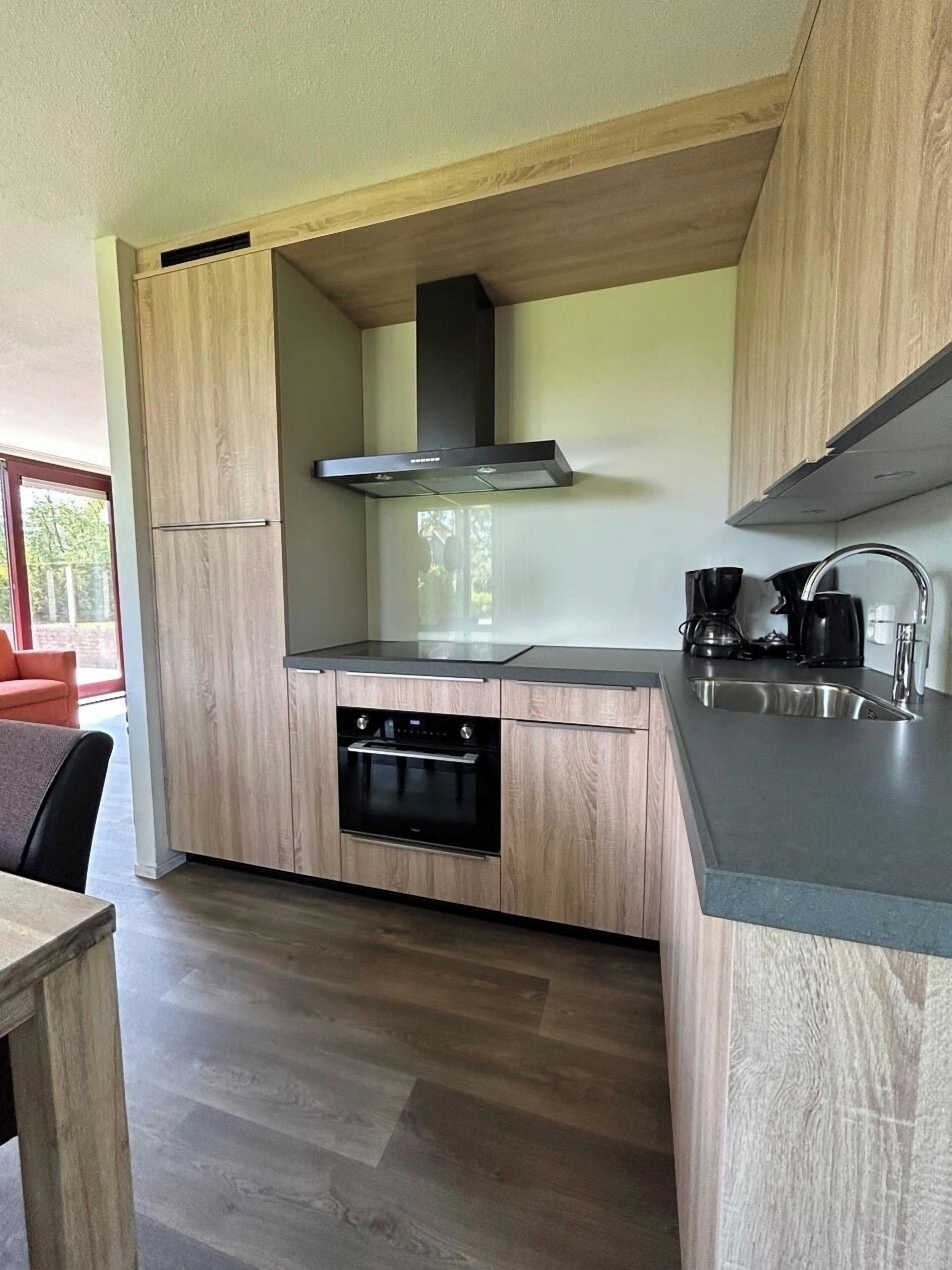 Réfrigérateur, micro-ondes, lave-vaisselle