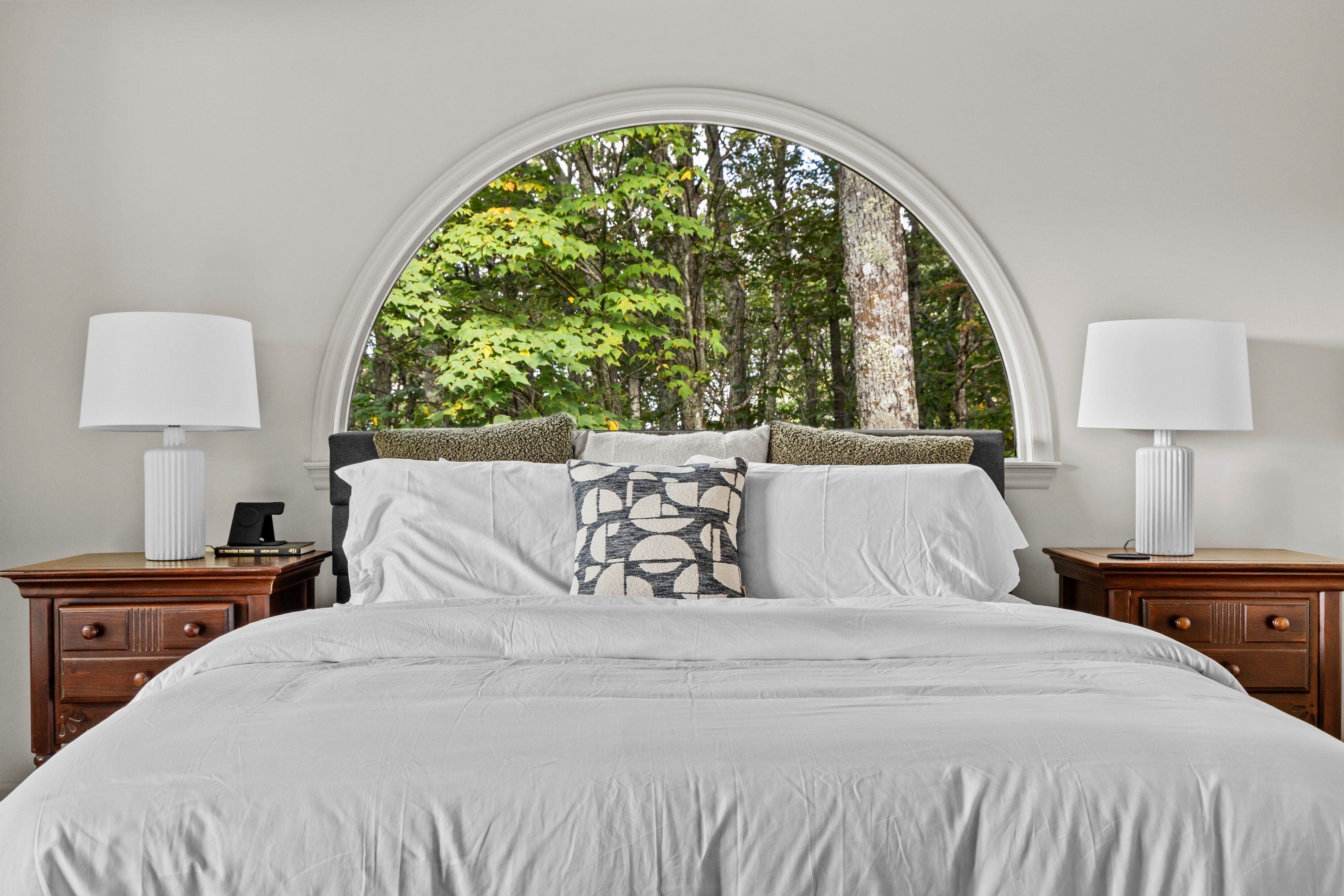 4 bedrooms, WiFi, bed sheets