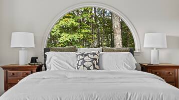 4 bedrooms, WiFi, bed sheets