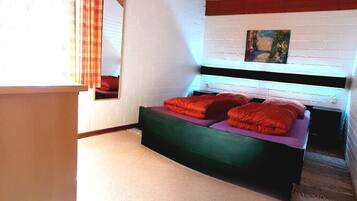 3 chambres, lit parapluie