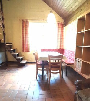 TV - Typ Biberbau - Three Bedroom Resort, Sleeps 6 (Bestwig)