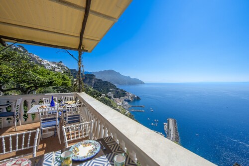 Villa Gioiello - Pool mit Meerblick und Farbtherapie
