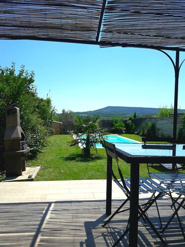 House with private pool, not shared between Vaison la Romaine and Nyons