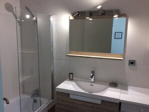 Haartrockner, Seife, Toilettenpapier
