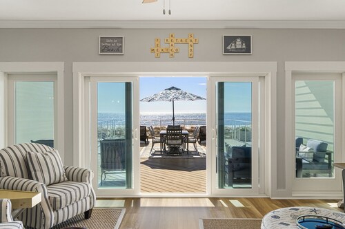 Beachfront Townhouse neben dem Pier.  Der Strand ist dein Hinterhof! 3br / 2. 5bath.