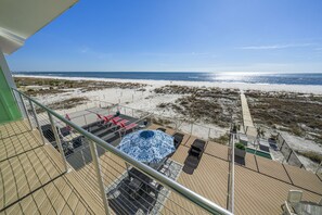 Terrace/patio - 🌊Beachfront!🩴Private beach access 🏊Private, heated pool coming early 2026!🌞 (Mexico Beach)