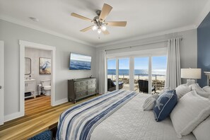 4 bedrooms, iron/ironing board, travel crib, free WiFi - 🌊Beachfront!🩴Private beach access 🏊Private, heated pool coming early 2026!🌞 (Mexico Beach)