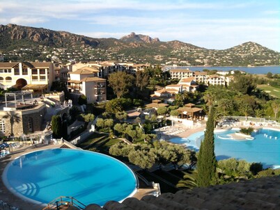 Sublime ocean view Access to all swimming pools offered. Comfortable and clean