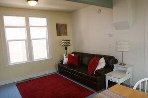 Smart-TV, DVD-Player, Stereoanlage