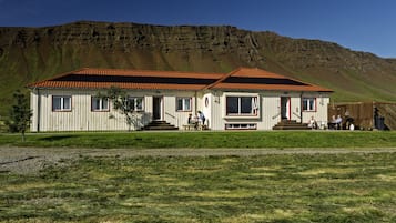 Basic Shared Dormitory, Mixed Dorm, Mountain View | Free WiFi