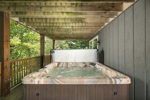 Bain à remous extérieur