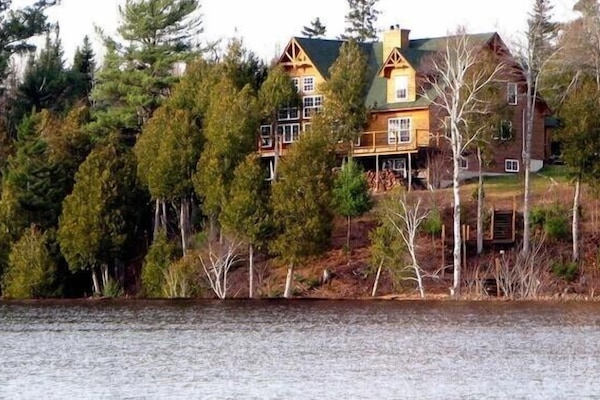 CEDAR BROOK LANDING RIVER LODGE