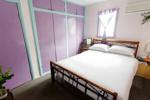 2 dormitoris, escriptori, planxa i posts de planxar i wifi 