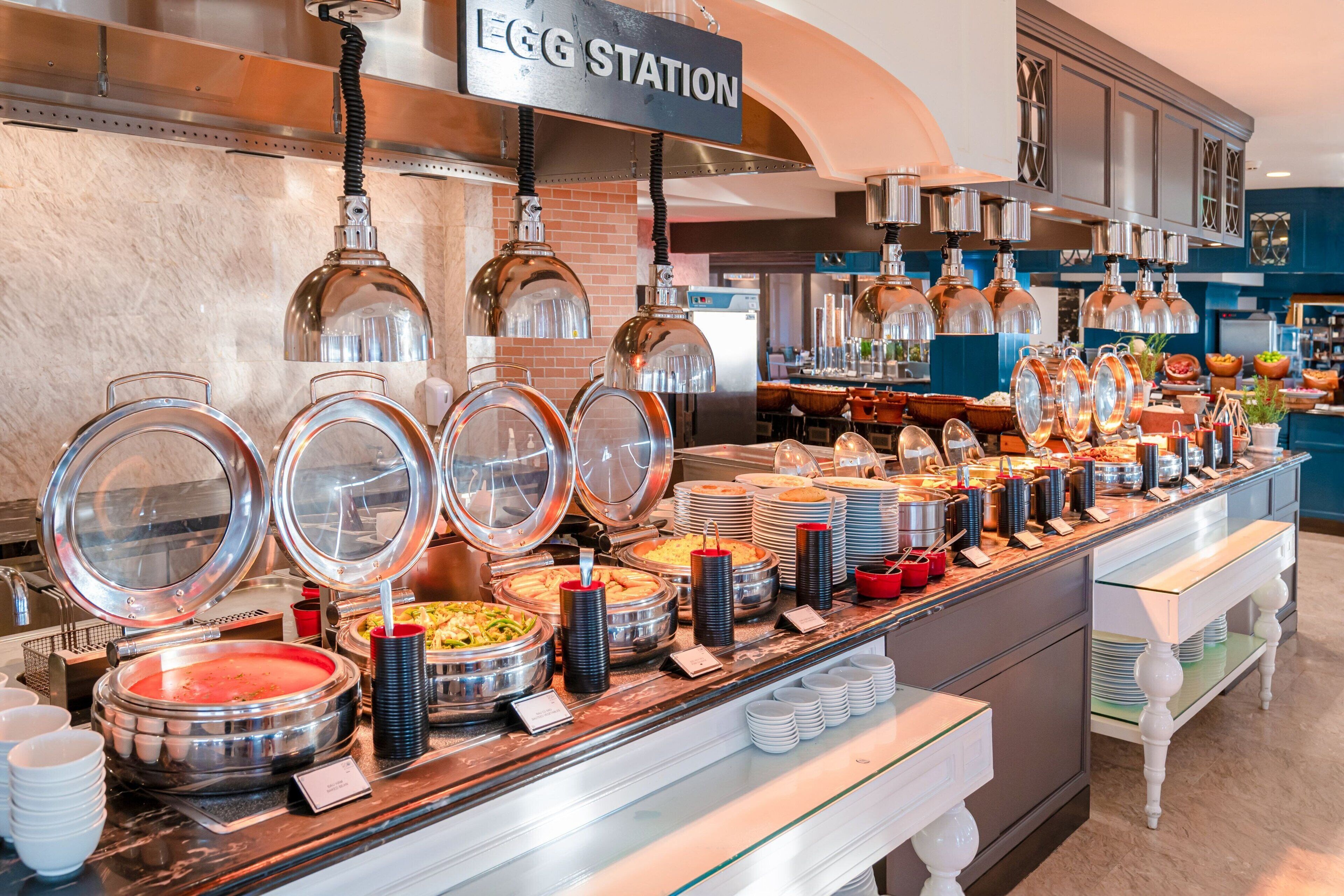 daily buffet breakfast (vnd 431000 per person)