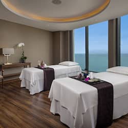 Couples treatment room(s), sauna, hot tub, steam room, body treatments