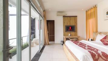 Family Villa, 3 Bedrooms | Free WiFi, bed sheets