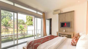 Family Villa, 3 Bedrooms | Free WiFi, bed sheets