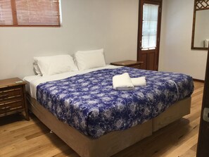 5 chambres, fer et planche à repasser, Wi-Fi gratuit, draps fournis