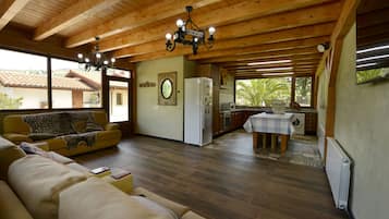 Cottage, privébadkamer | Lounge