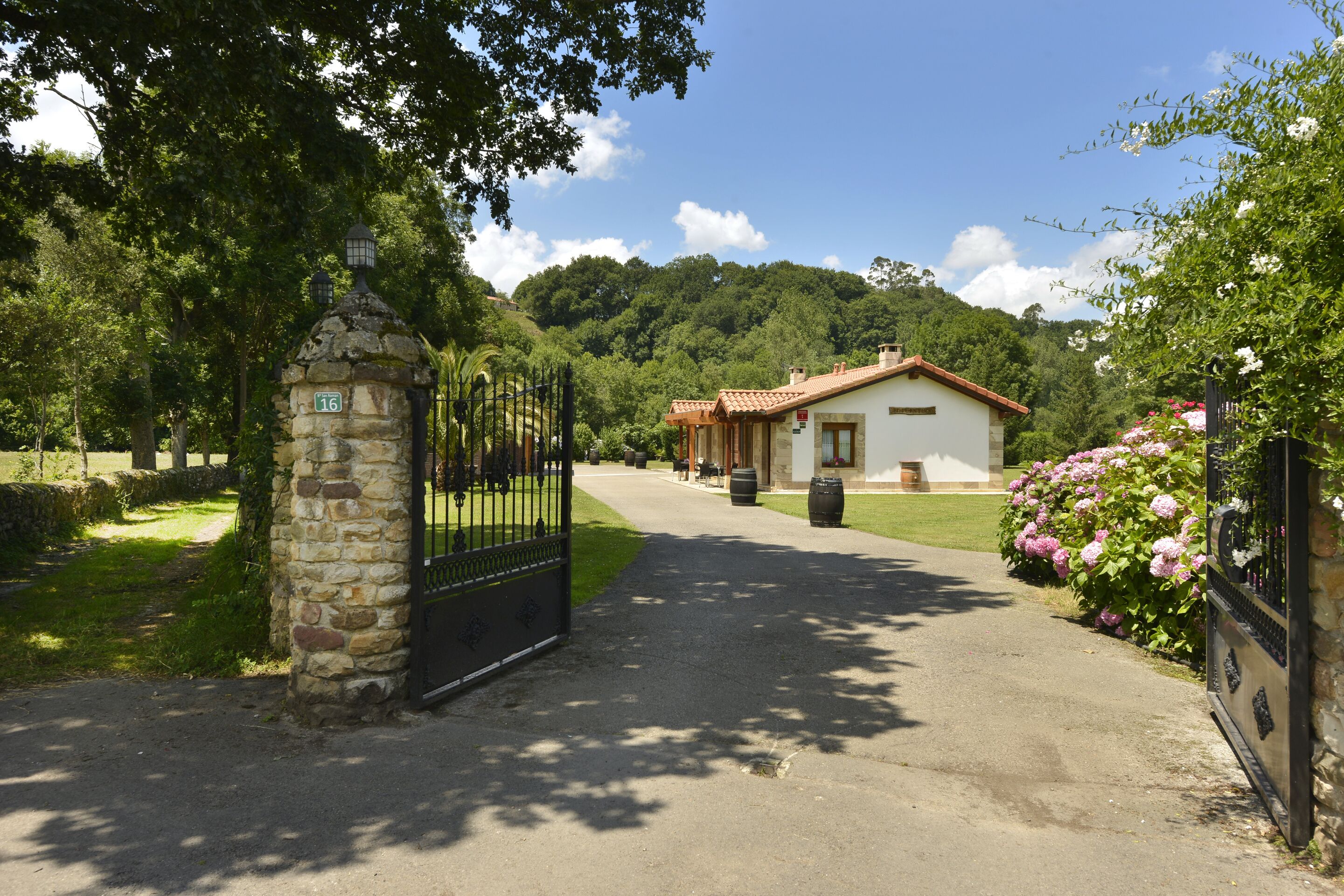 平房, 私人浴室 | 外觀