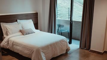 In-room safe, desk, soundproofing, iron/ironing board
