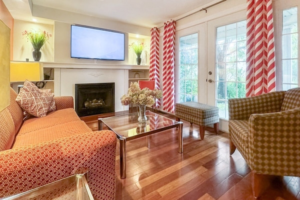 YOUR HOME FOR YOUR HOLIDAYS
Entire Home - 3 Bedrooms, 2 baths
3 KING BEDS