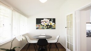Dining - 'Aotea' - Inner City Art Deco Oasis (New Farm)