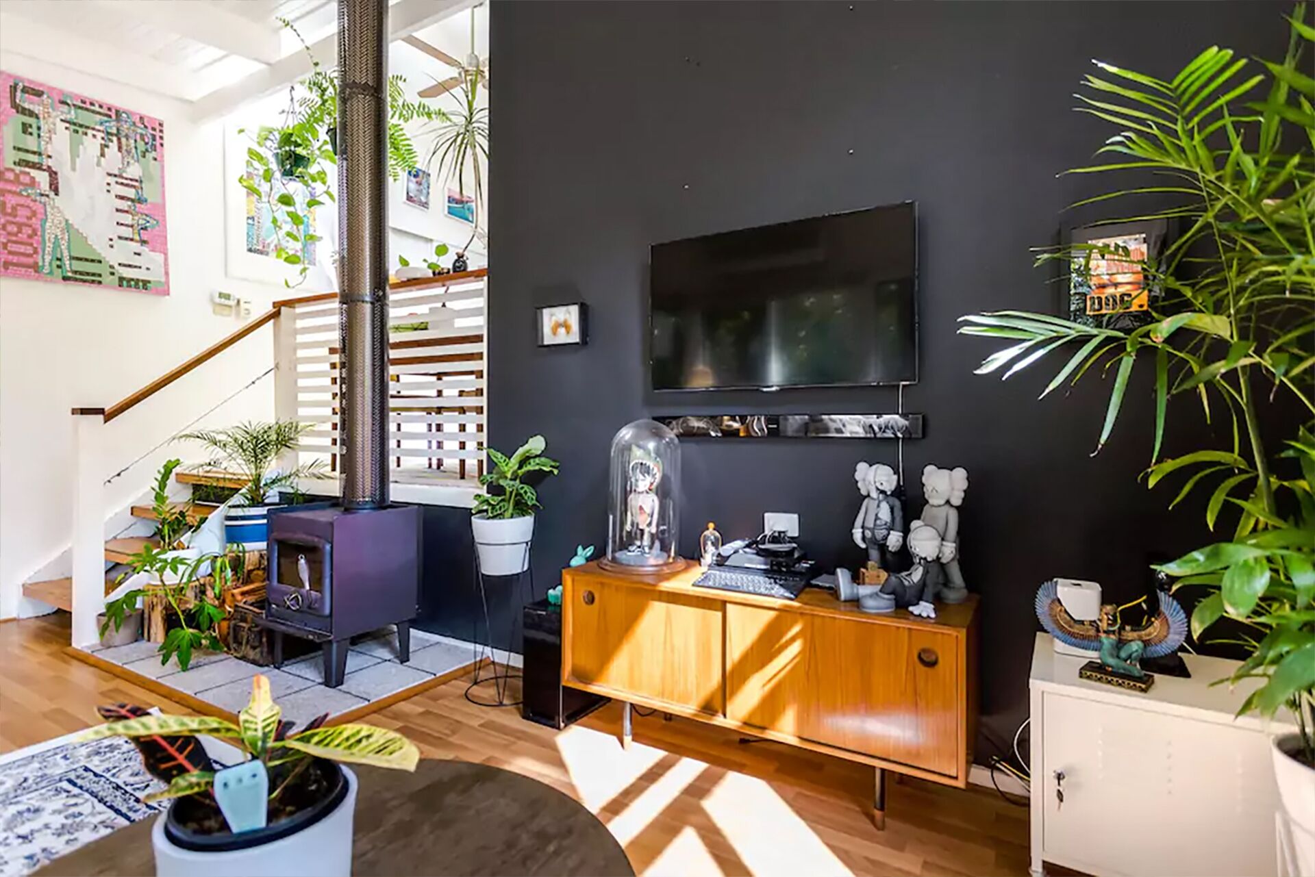 Tranquil House in the Foothill of the Dandy Ranges — image 2