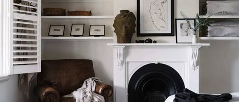 المنشأة من الداخل