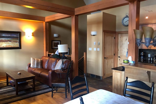 TV, fireplace, DVD player, stereo