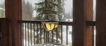 Slope Side Luxury Open Beam Townhome Private Hot Tub - True - Ski-in-out