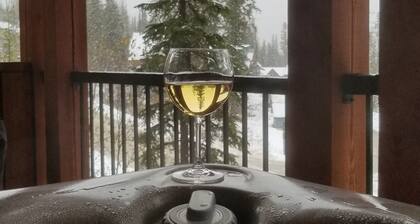 Slope Side Luxury Open Beam Townhome Private Hot Tub - True - Ski-in-out