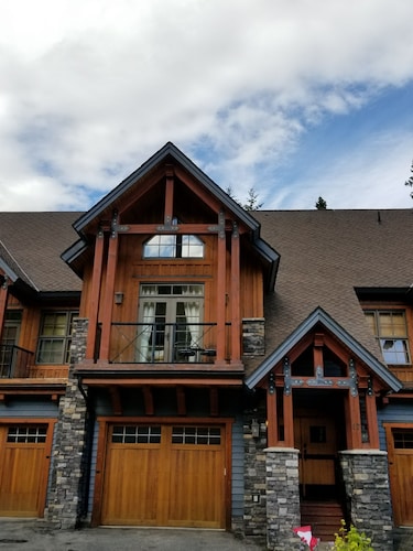 Slope Side  Luxury Open Beam Townhome Private Hot Tub - True - Ski-in-out