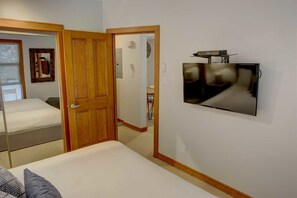 1 bedroom, iron/ironing board, Internet, bed sheets