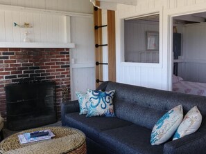 Télévision, cheminée