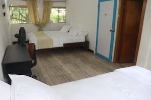 Basic Triple Room, 3 Twin Beds, Kitchenette, Garden View | WiFi (free) - Ayawaska Hostal (Puerto Asis)